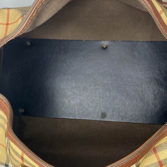 Burberrys Haymarket Check Weekender Duffle Bag - Picture 12 of 14